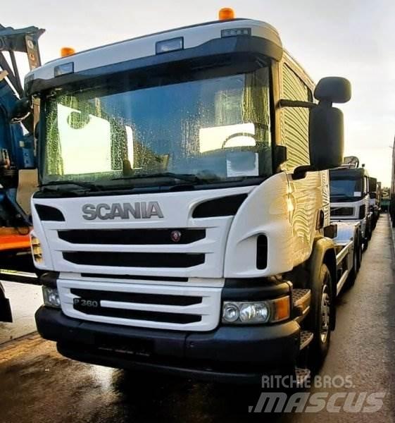 Scania P 360 Treileri ar āķi