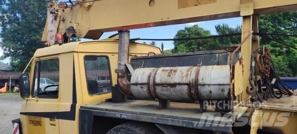 Tatra 815 AD 28 Smagās mašīnas ar celtni