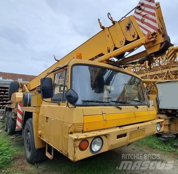 Tatra 815 +ČKD - AD 28 Smagās mašīnas ar celtni