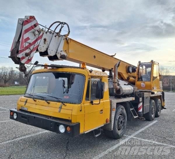Tatra T815 +AD 28 (ČKD) Smagās mašīnas ar celtni