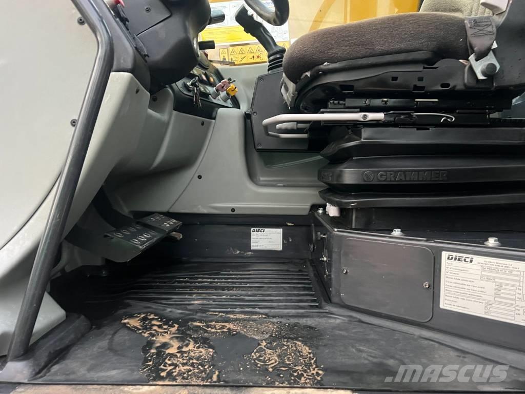 Dieci Pegasus 40.18 Teleskopiskie manipulatori