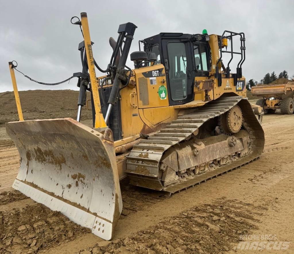 CAT D 6 T LGP Kāpurķēžu buldozeri