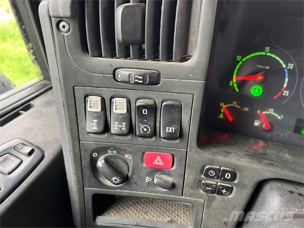 Scania P 380 8X4 Šasija ar kabīni