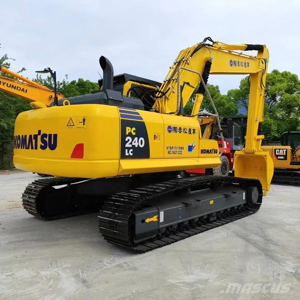 Komatsu PC 240-8 Vidēja lieluma ekskavatori 7 t - 12 t