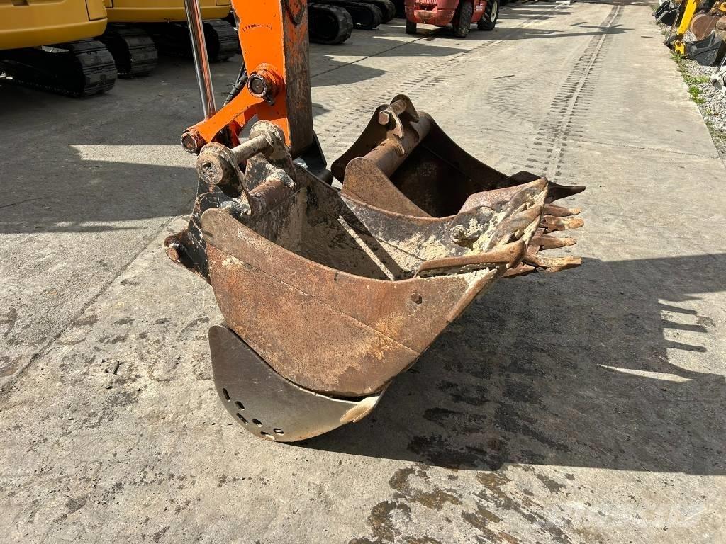 Hitachi ZX 80 SB Vidēja lieluma ekskavatori 7 t - 12 t