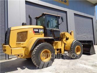 CAT 930M Iekrāvēji uz riteņiem