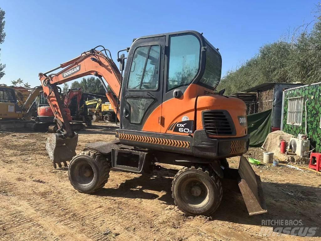Doosan DX60W Mini ekskavatori < 7 t