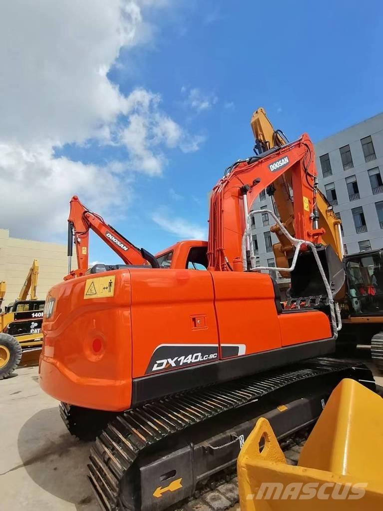 Doosan DX 140 Kāpurķēžu ekskavatori
