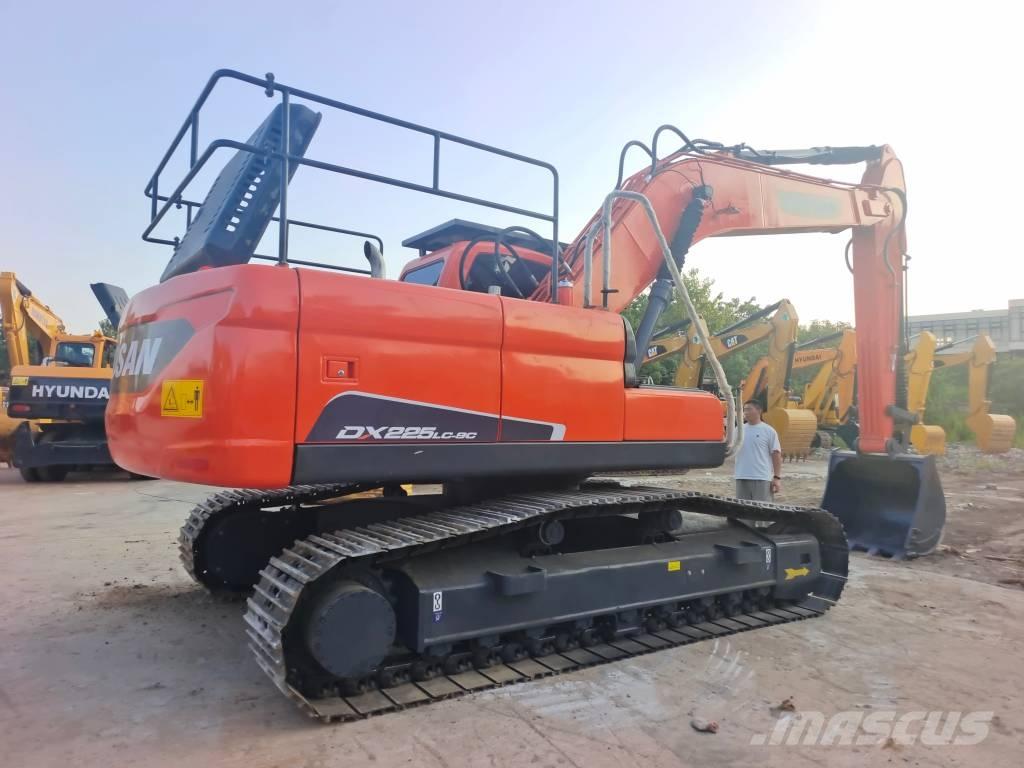 Doosan DX 225LC-9C Kāpurķēžu ekskavatori