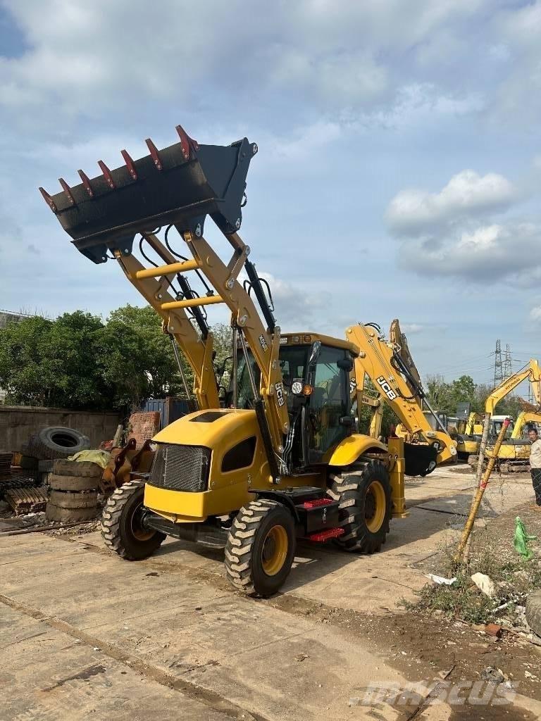 JCB 3 CX Ekskavatori-iekrāvēji