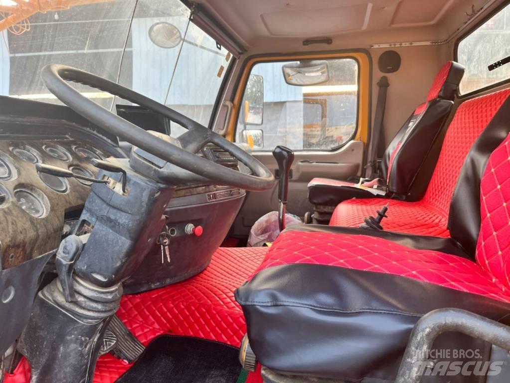 XCMG QY70K-1 Visurgājēji celtņi