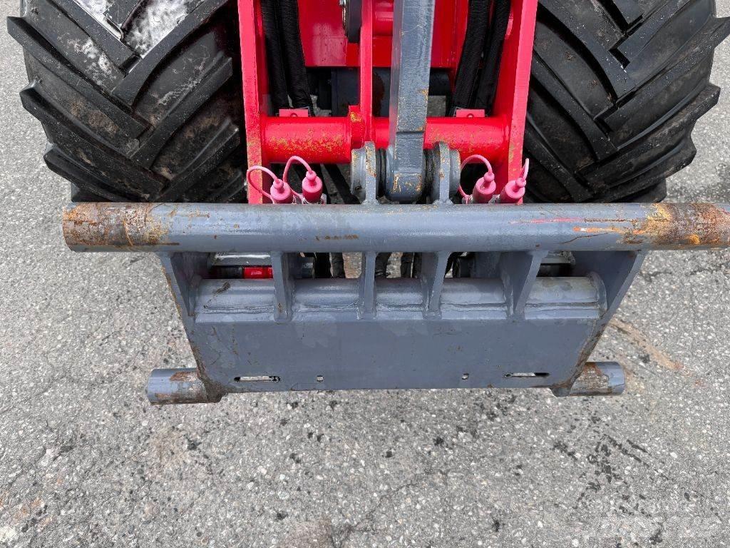 VM Loader 1040 LX Multifunkcionālie iekrāvēji