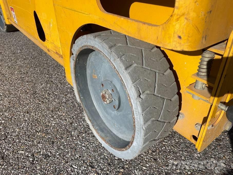 Haulotte Compact 12 Šķerveida pacēlāji