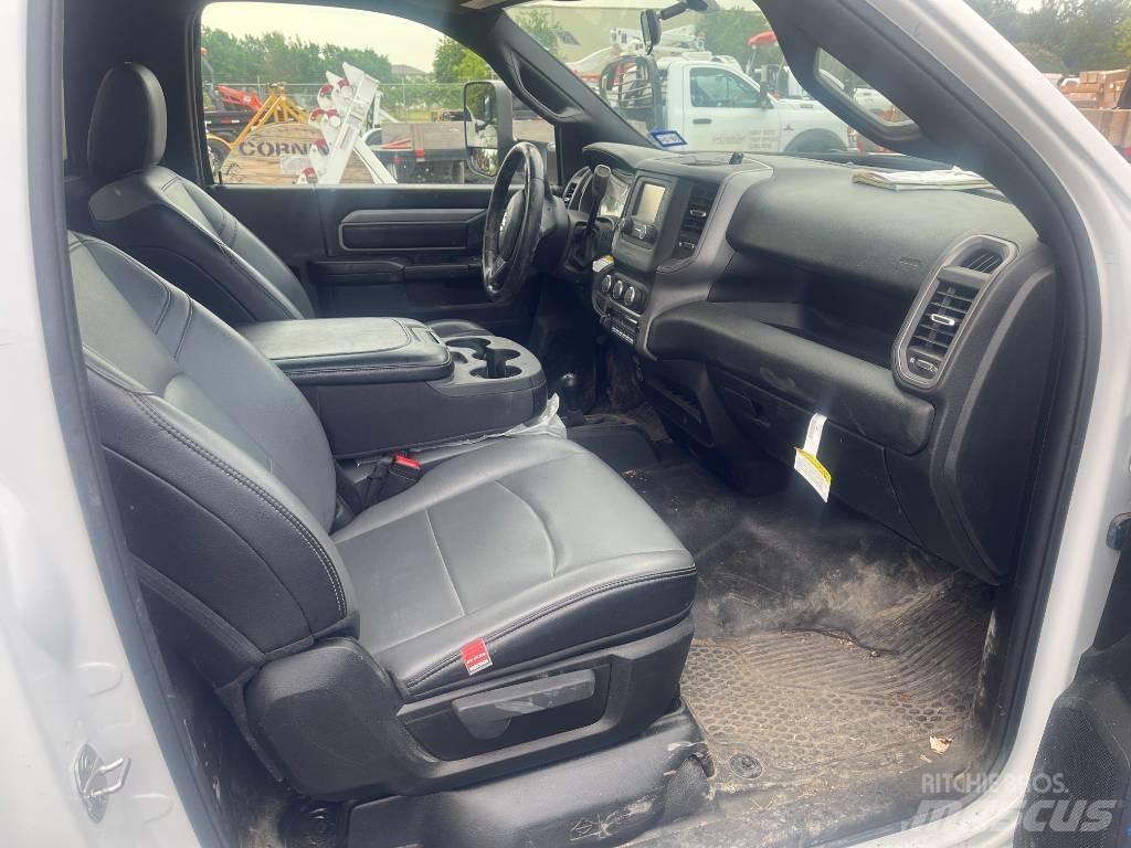 RAM 5500 Platformas/izkraušana no sāniem