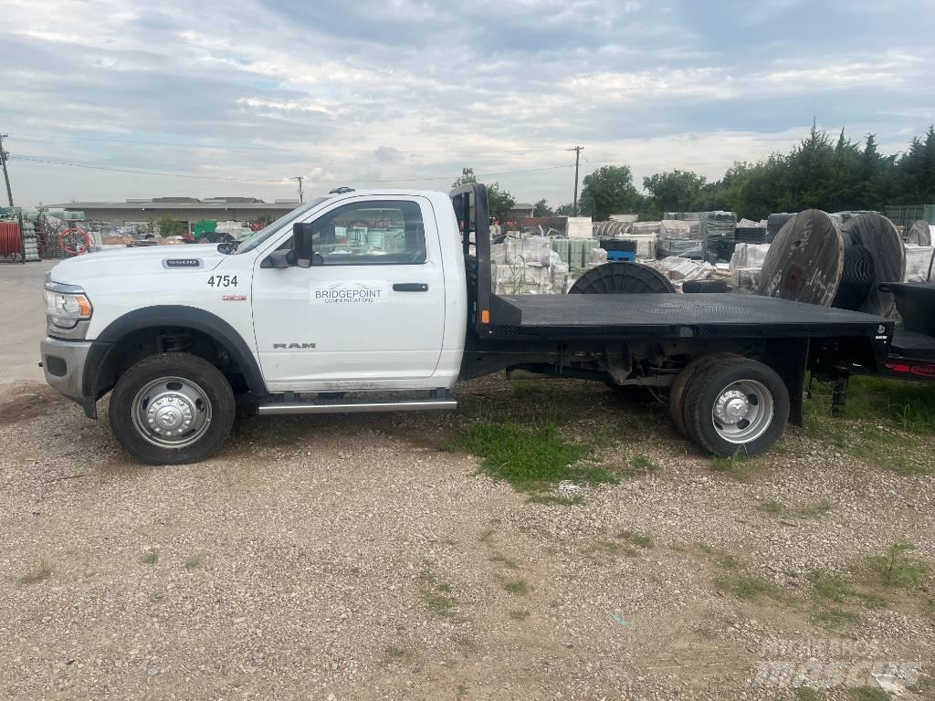 RAM 5500 Platformas/izkraušana no sāniem