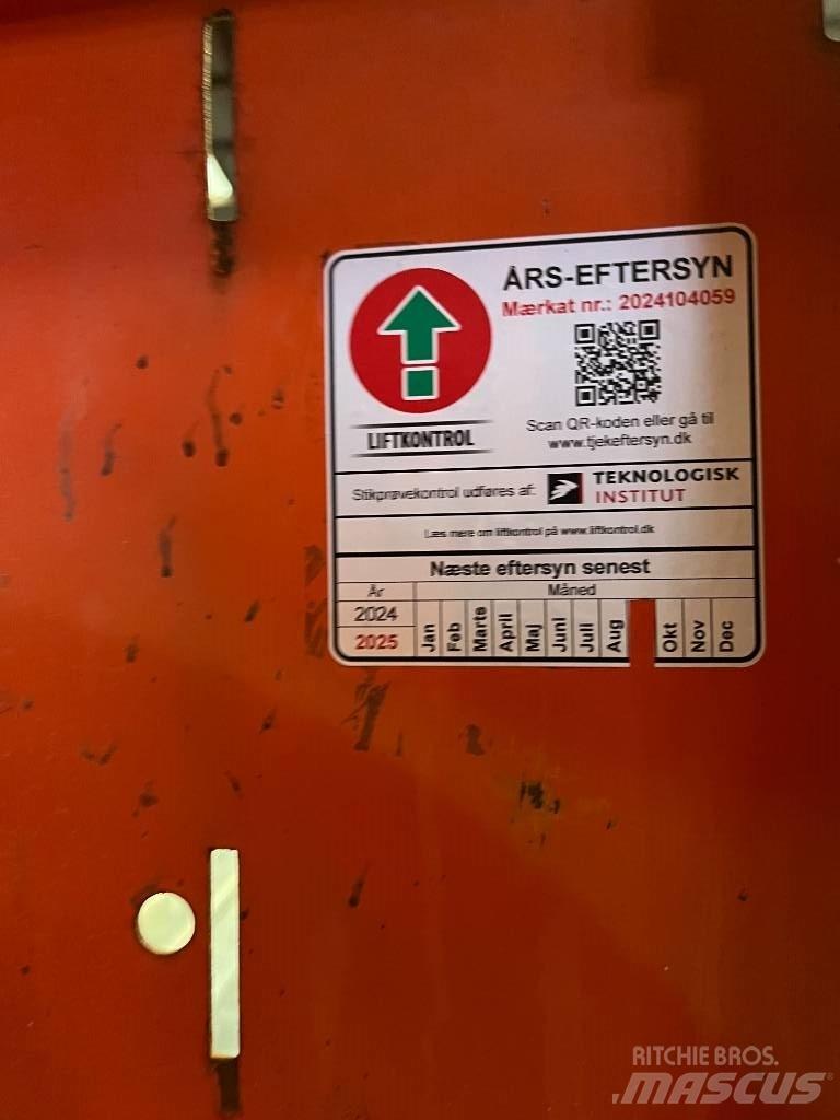 JLG 2646 ES Šķerveida pacēlāji