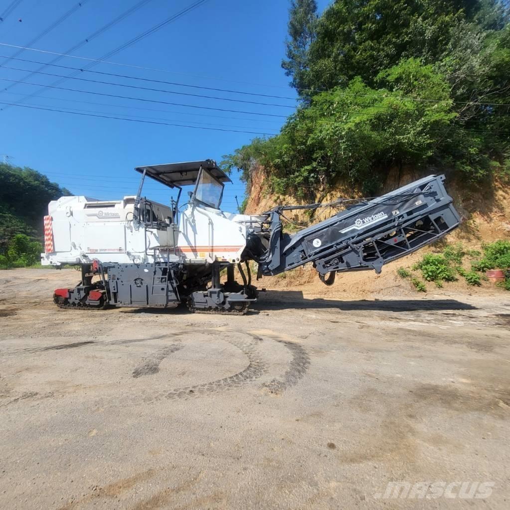 Wirtgen W 1900 Asfalta dzesēšanas iekārtas