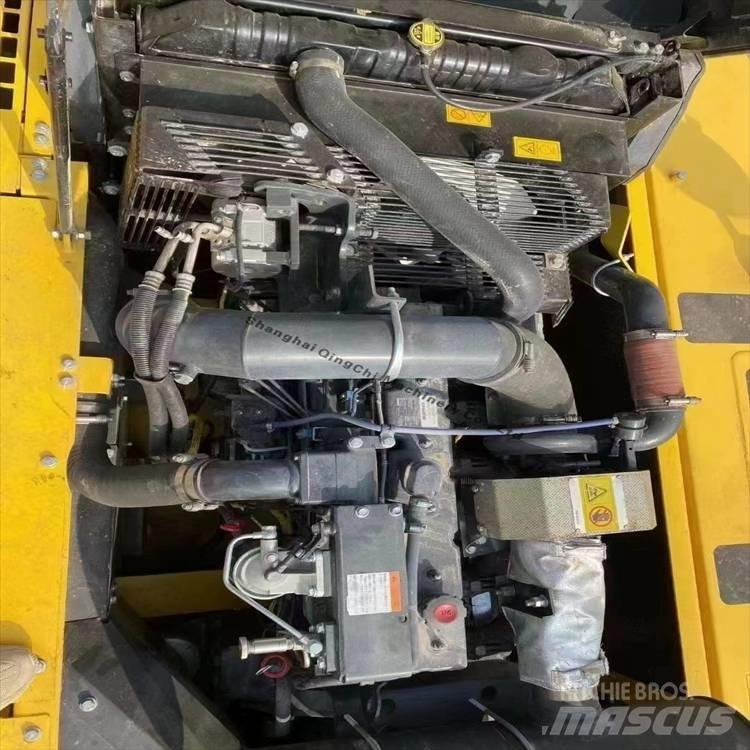 Komatsu 350 Kāpurķēžu ekskavatori