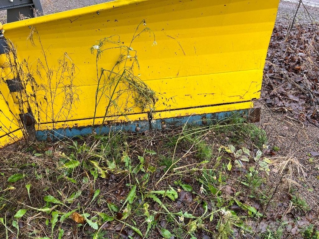 Vama 320 Sniega naži un tīrītāji