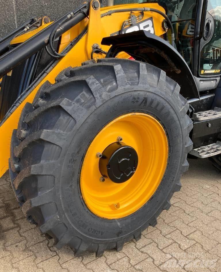 JCB 4 CX Ekskavatori-iekrāvēji