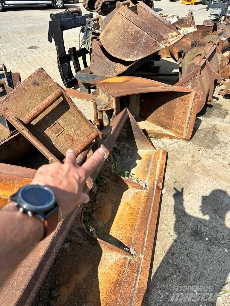 JCB 4 CX Ekskavatori-iekrāvēji