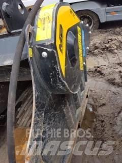 MB Crusher BF70.2 S4 Ekskavatori-iekrāvēji