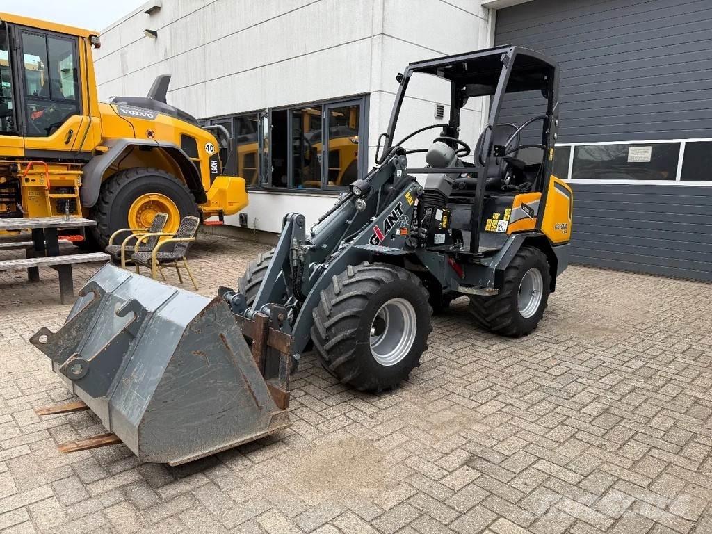 GiANT G2700 Iekrāvēji uz riteņiem