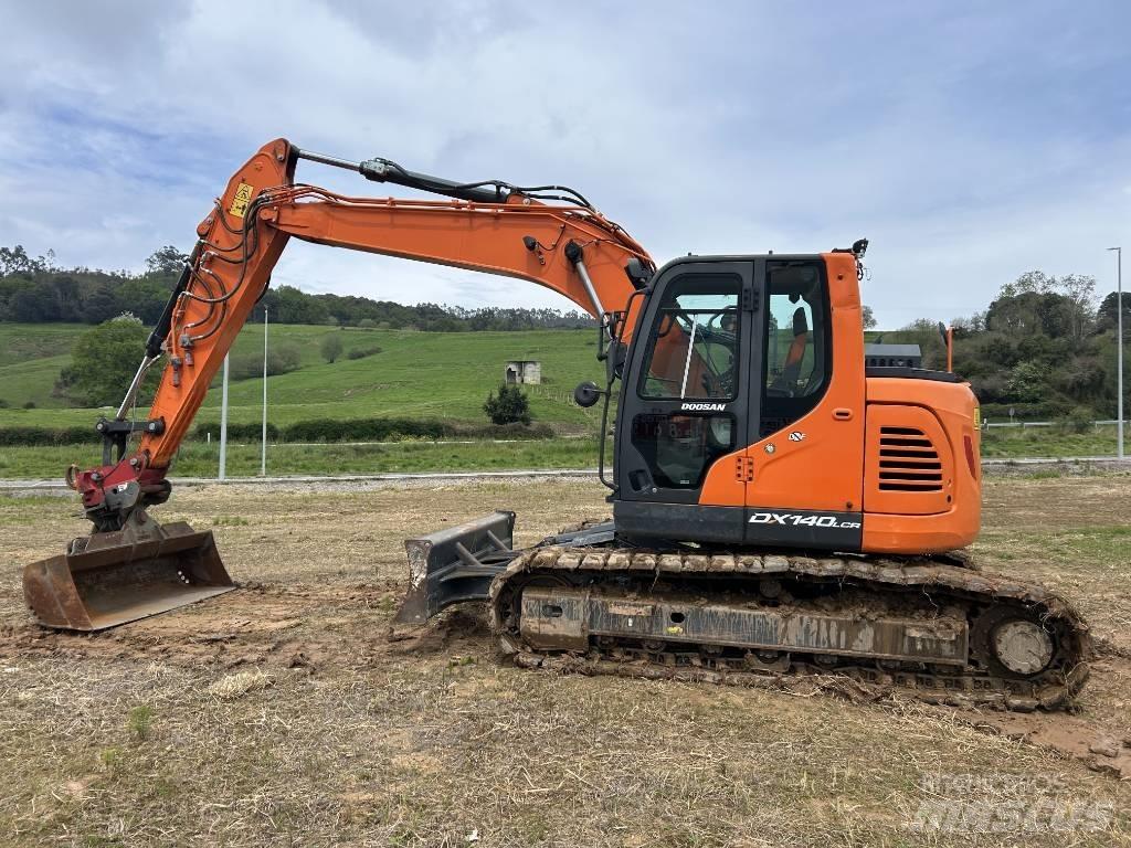 Doosan DX 140 Kāpurķēžu ekskavatori