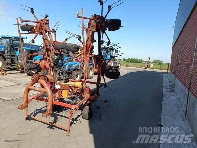 Kuhn GF8501 MH Grābekļi un siena ārdītāji