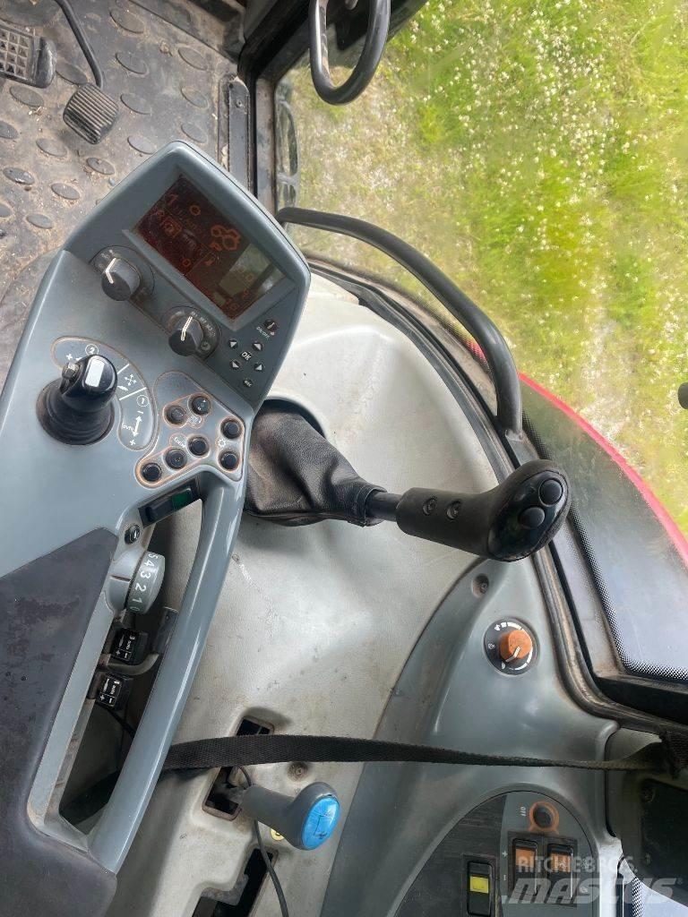 Valtra N 121 Traktori