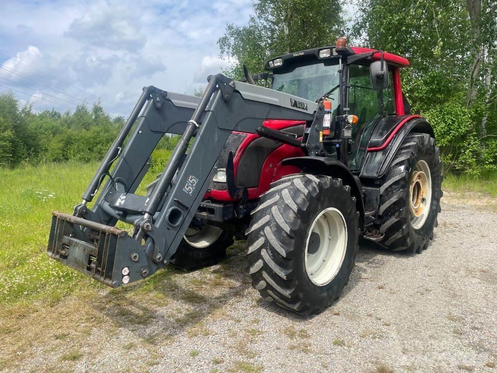 Valtra N 121 Traktori