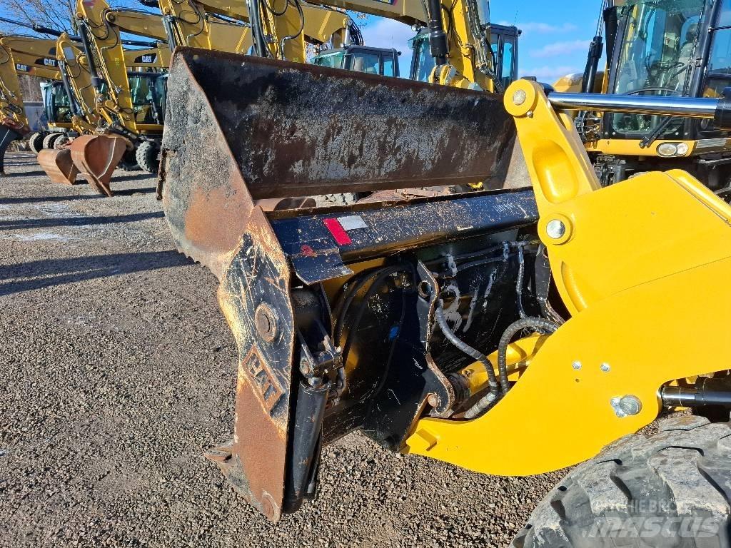 CAT 908M Iekrāvēji uz riteņiem