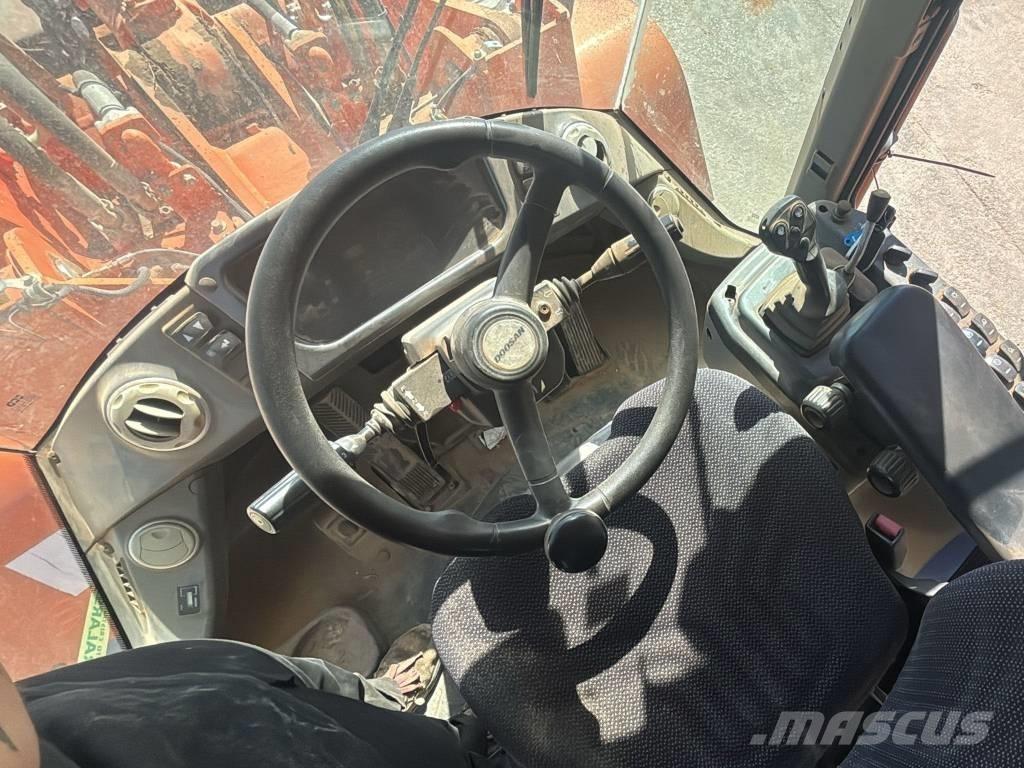 Doosan DL 250-3 Iekrāvēji uz riteņiem