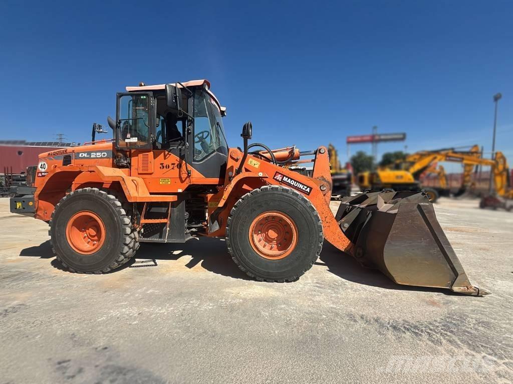 Doosan DL 250-3 Iekrāvēji uz riteņiem