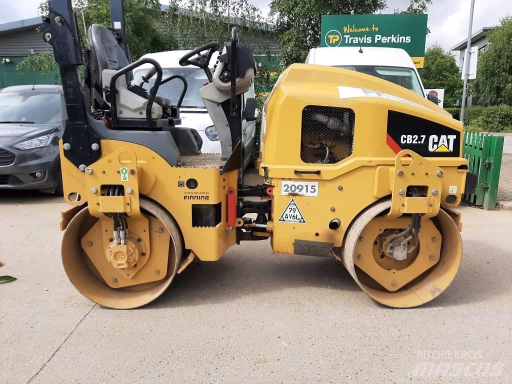 CAT CB 2.7 Divvalču grunts veltņi