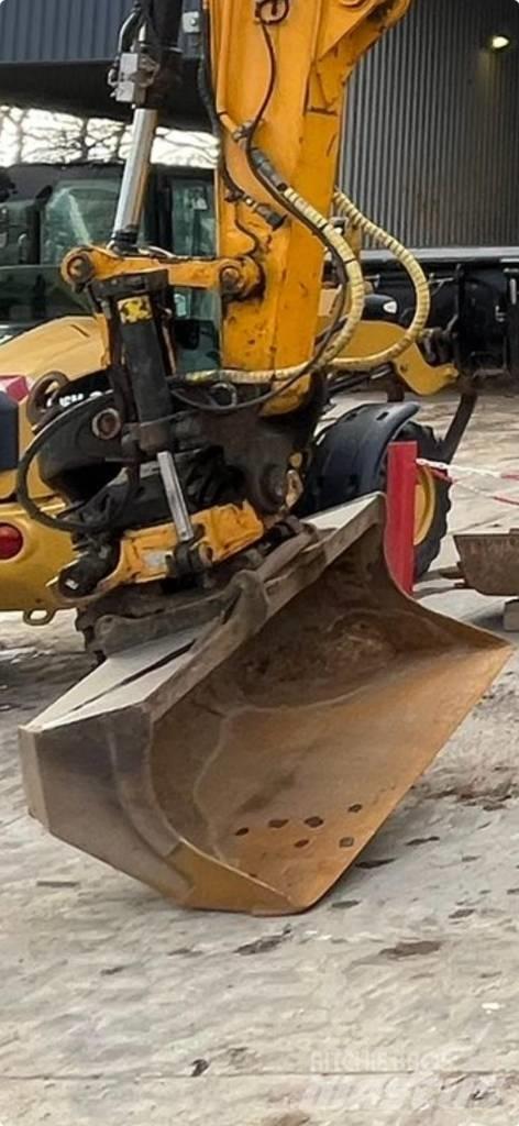 JCB JS 145 W Ekskavatori uz riteņiem