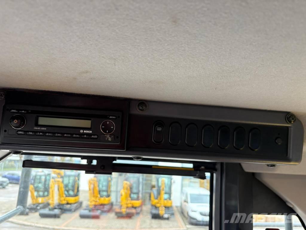 Komatsu WA380-8 Iekrāvēji uz riteņiem