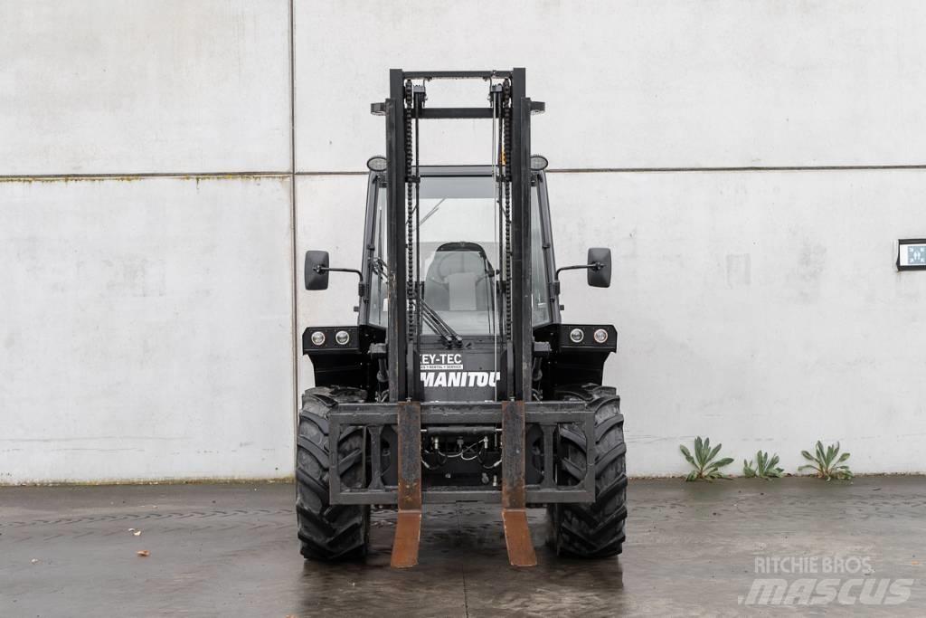 Manitou M 30-4 Tehnika ar dīzeļa dzinēju