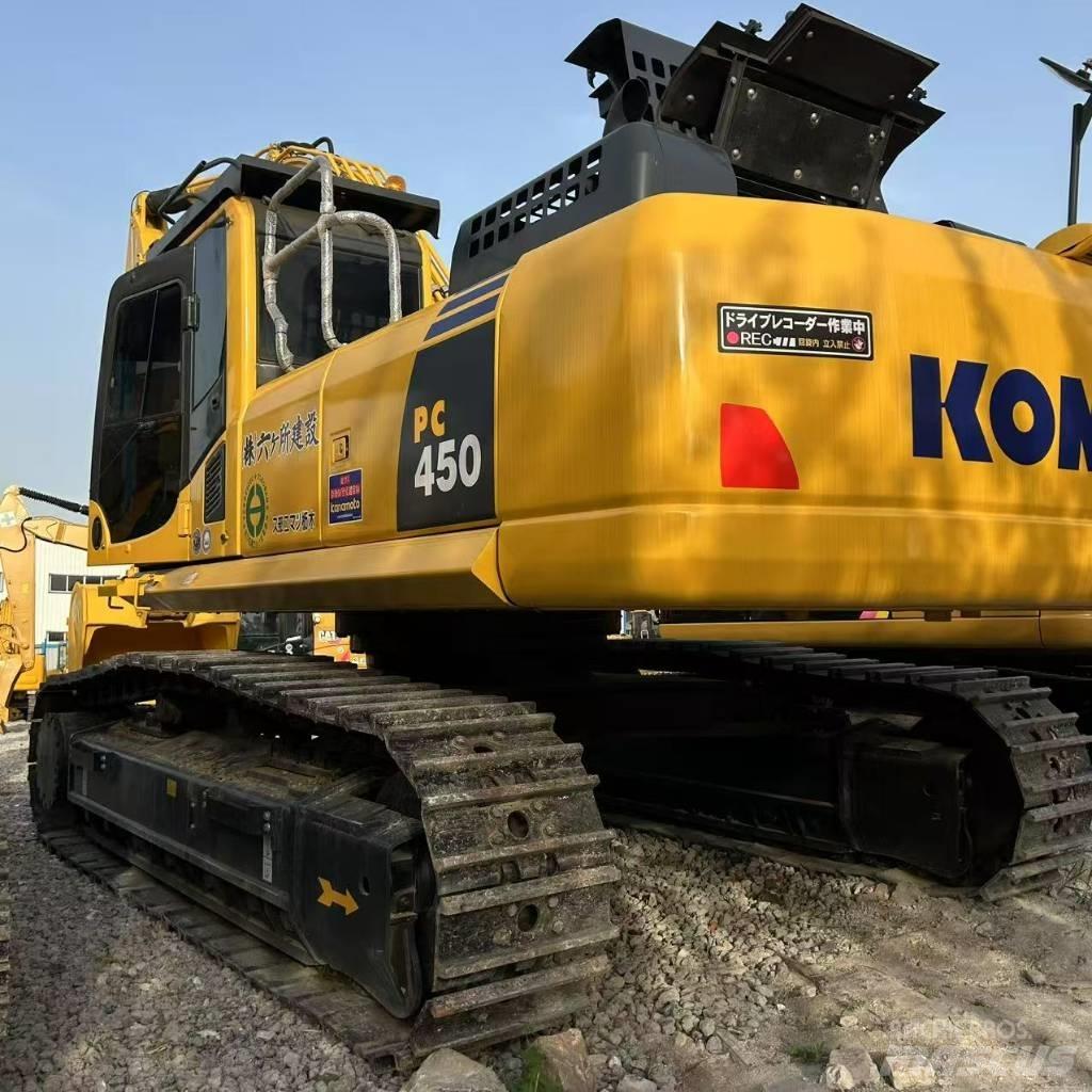 Komatsu 450 Kāpurķēžu ekskavatori