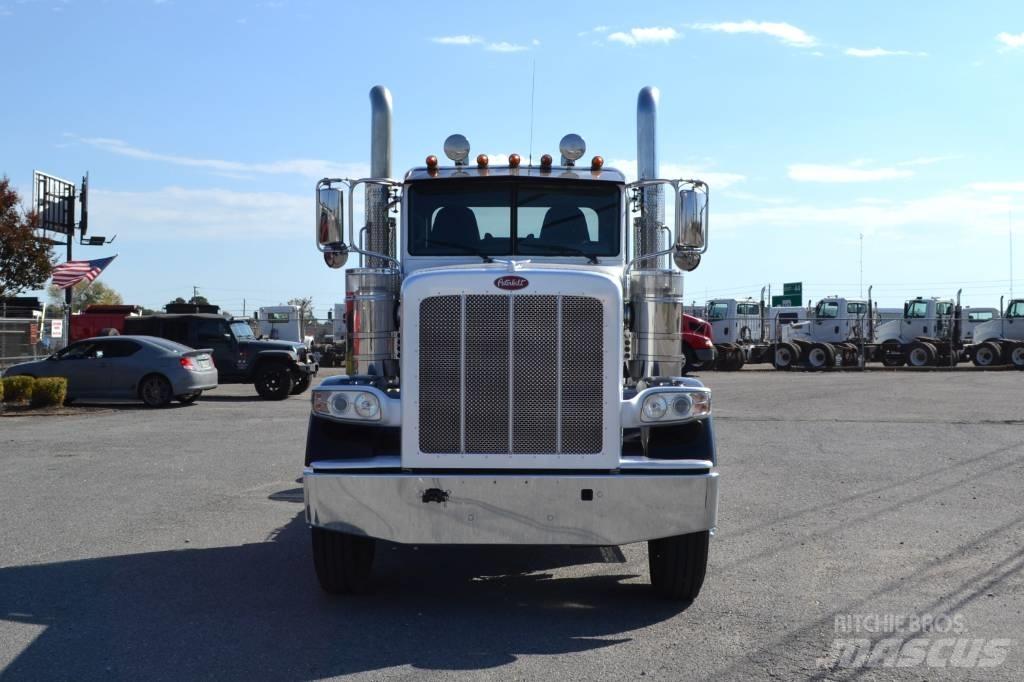 Peterbilt 389 Vilcēji