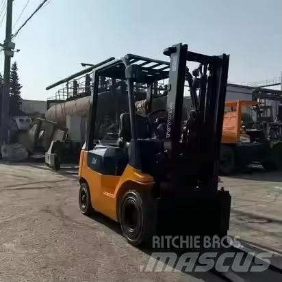Toyota FD15 Tehnika ar dīzeļa dzinēju