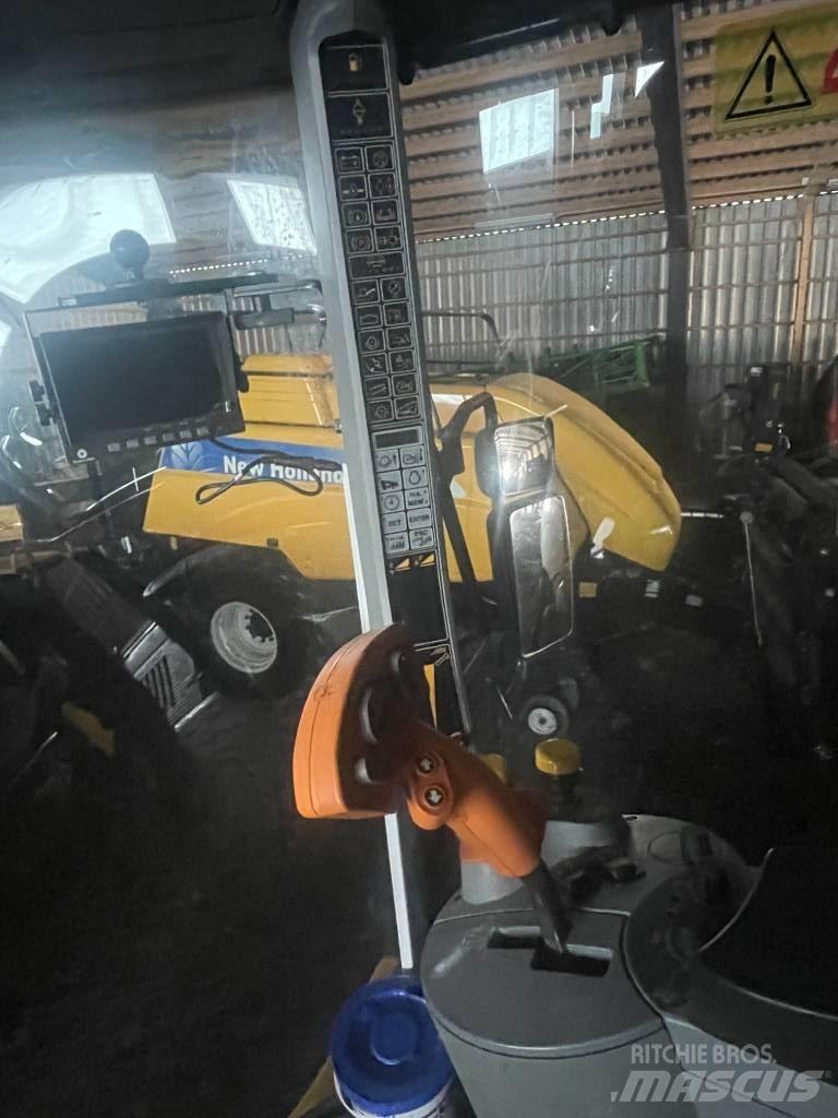 New Holland CS660 Ražas novākšanas kombaini