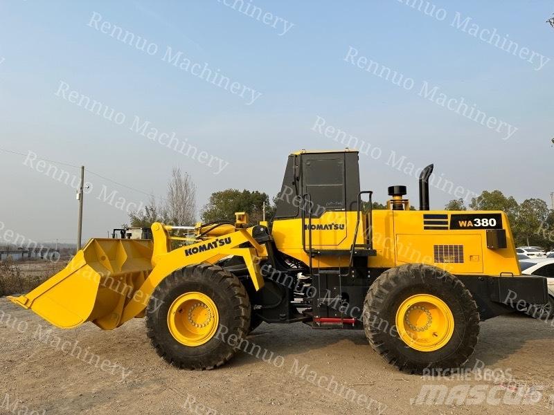 Komatsu WA380 Iekrāvēji uz riteņiem