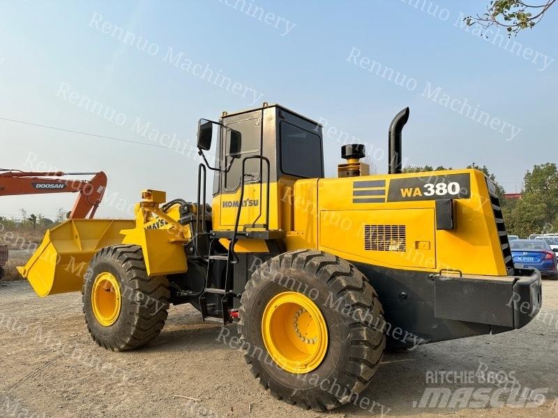 Komatsu WA380 Iekrāvēji uz riteņiem