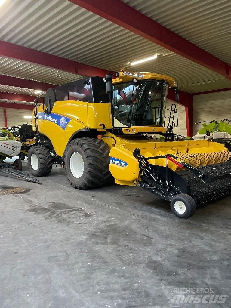 New Holland CX 8080 Ražas novākšanas kombaini