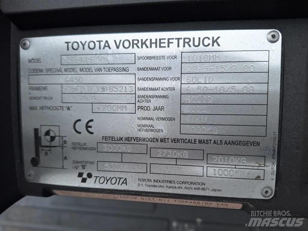 Toyota 52-8 FD F 30 Tehnika ar dīzeļa dzinēju