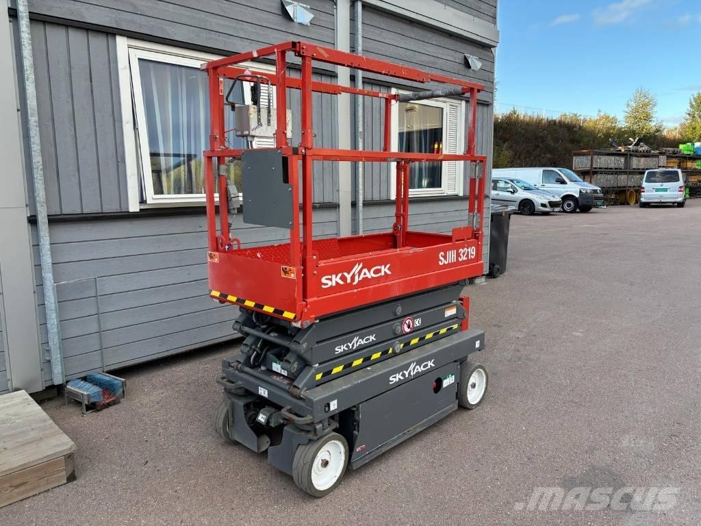 SkyJack SJ III 3219 Šķerveida pacēlāji