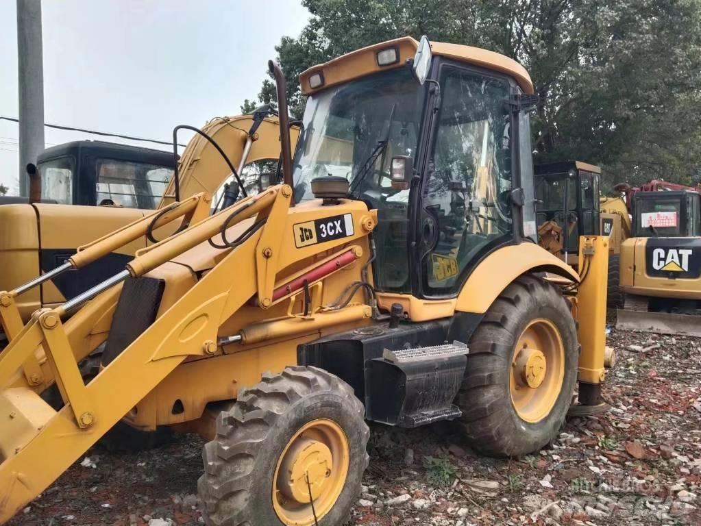 JCB 3 CX Ekskavatori-iekrāvēji