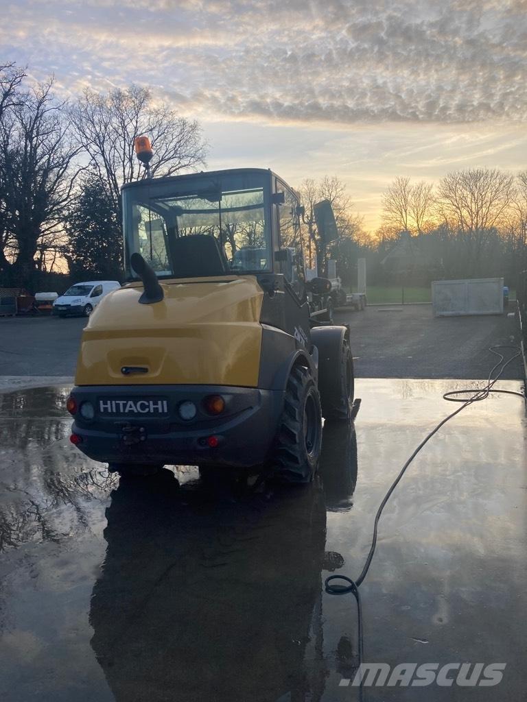 Hitachi ZW 75-6 Iekrāvēji uz riteņiem