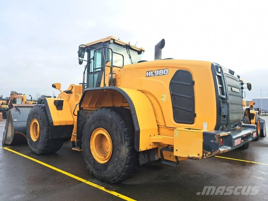Hyundai HL980 Iekrāvēji uz riteņiem